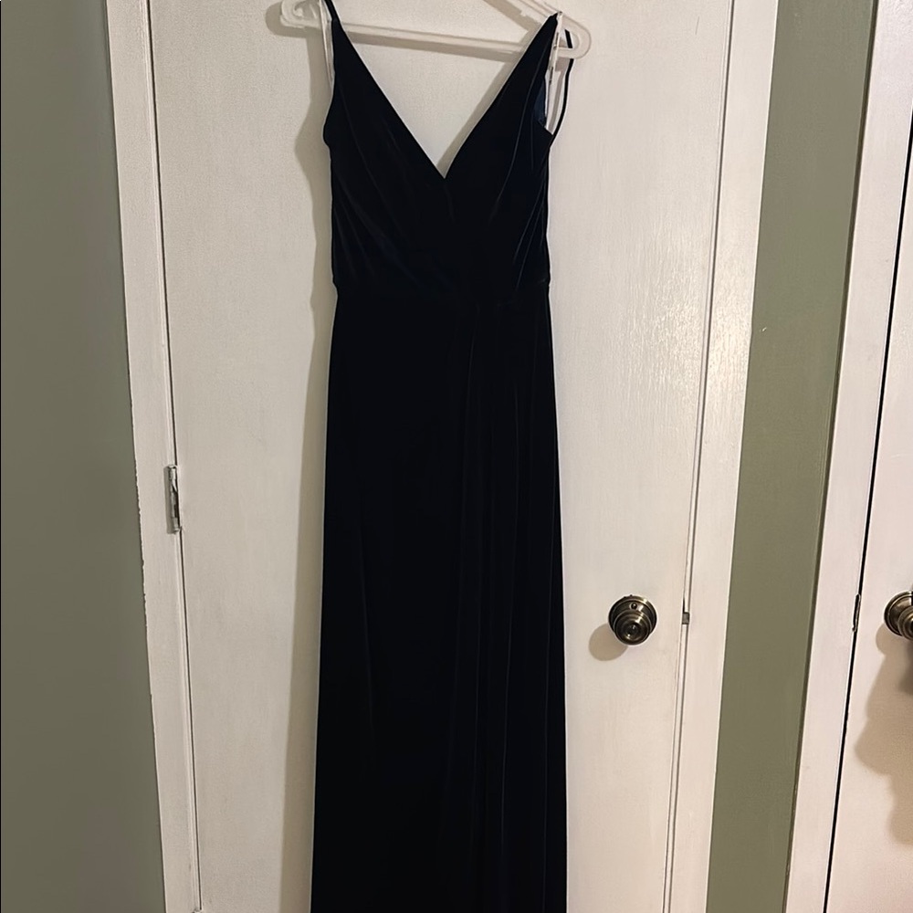 Elegant Dark Blue Velvet Evening Gown